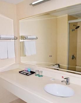 Motel 168 Shanghai Pudong Huinan Metro Station Tesco Esterno foto